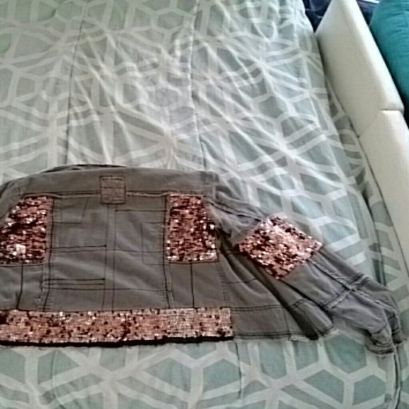 Blazer - Picture 7 of 7